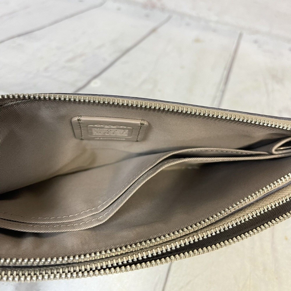 Coach Leather Wristlet Wallet Tan E1777-54052 - Picture 10 of 10